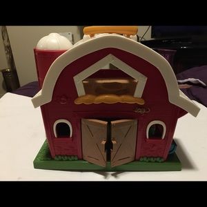 LARGE LITTLE PEOPLE FARM HOUSE ;no accessories) Farm House Only!